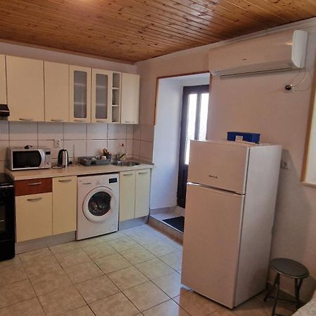 Studio Apartman Kaštel Kambelovac Kastela Bagian luar foto