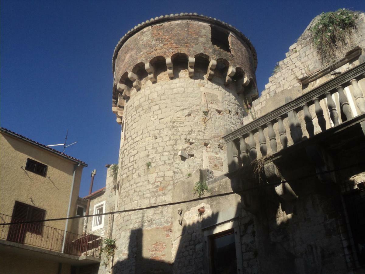 Studio Apartman Kaštel Kambelovac Kastela Bagian luar foto