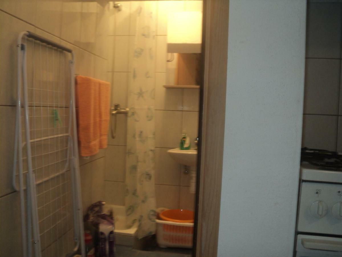 Studio Apartman Kaštel Kambelovac Kastela Bagian luar foto