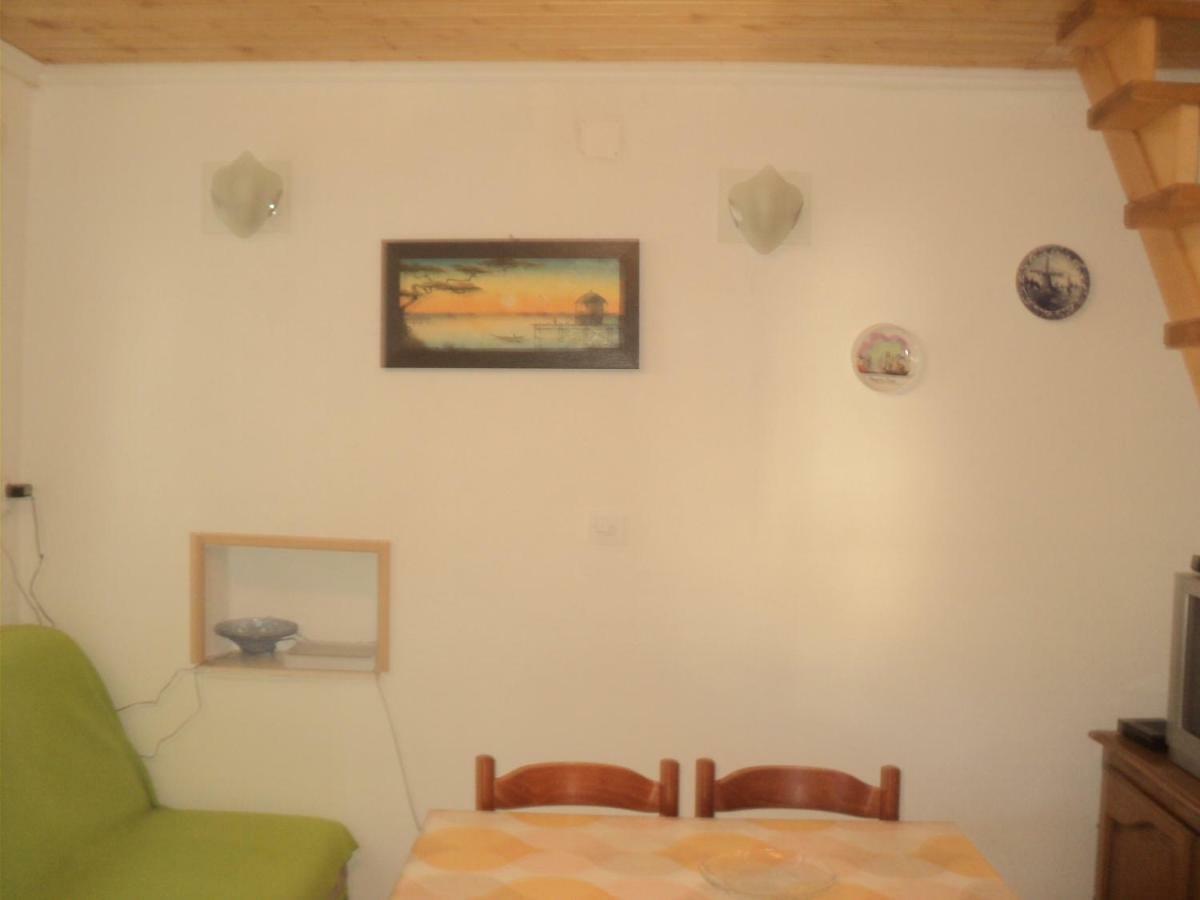 Studio Apartman Kaštel Kambelovac Kastela Bagian luar foto